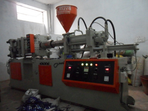 Hydraulic Plastic Injection Molding Machine