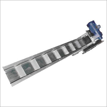 CLEATED BELT CONVEYOR