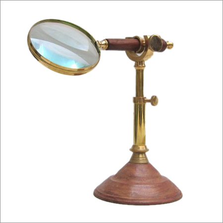 Magnifying Glass Wooden Handel Wooden Stand