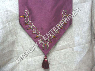 TABLE RUNNER