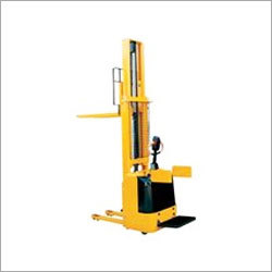 Battery Operated Hydraulic Stacker