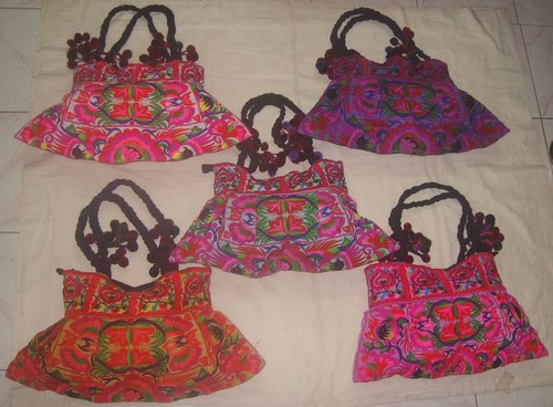 Embroidery Boat Shape Bag