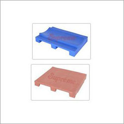 ROTO Moulded Pallets