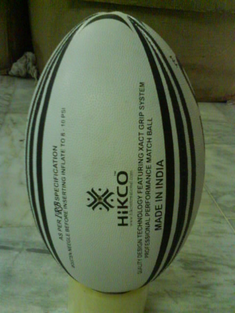 LABYRINTH UNION RUGBY BALL