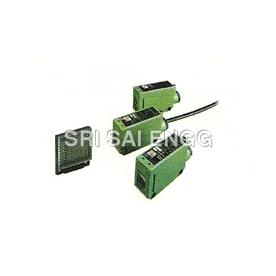 Multi voltage photoelectric sensor