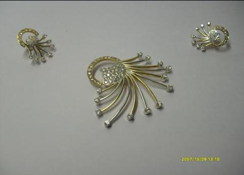 costume fashion jewelry