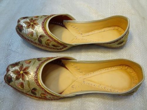 Ladies Punjabi Jutti - Leather, Various Sizes, Beige | Handcrafted Floral Embroidery, Durable, Comfortable Fit