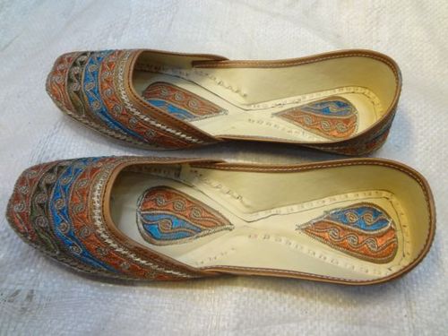 Ladies Punjabi Jutti - Leather Fabric, Various Sizes, Gold | Embroidery, Slip-On, Durable, Stylish, Comfortable