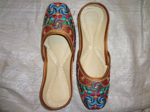 Ladies Punjabi Jutti