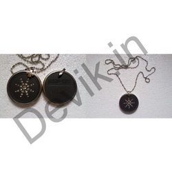 Scalar Pendant with Rim and Diamonds