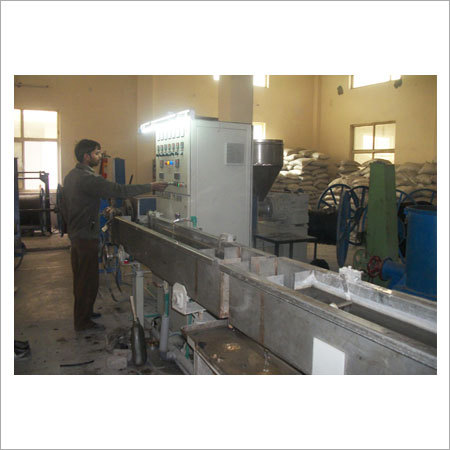 Extruder Machine - Steel, 10x5x3m, 2m Barrel, 100kg/hr Capacity, 60mm Screw Diameter, 300Â°C | Cost Effective, Durable Design, Easy Operation, High Output, Low Maintenance, Precise Control, Versatile Use