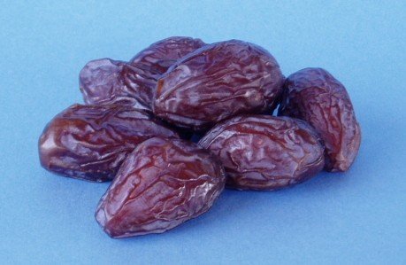 Dates - Bulk Packaging Variable Size | Dark Brown Color Low Moisture Easy Storage Energy Boost High Nutrition Natural Sweetness Rich Flavor Versatile Snack