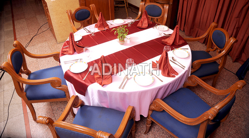 Waterproof Round Table Cover, Runners & Napkins