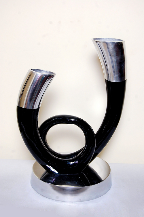Decorative Item - Aluminum Resin 12x8x4 Inches, Silver Black | Elegant Design, Polished Finish, Durable, Versatile