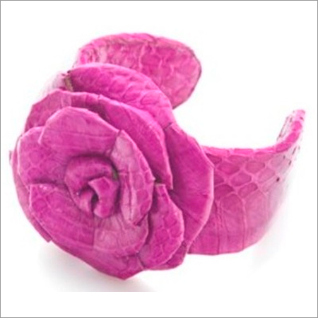 Ladies Finger Ring
