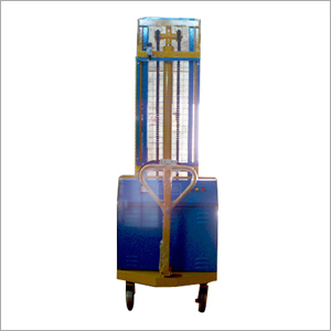 Hydraulic counterbalance Stacker