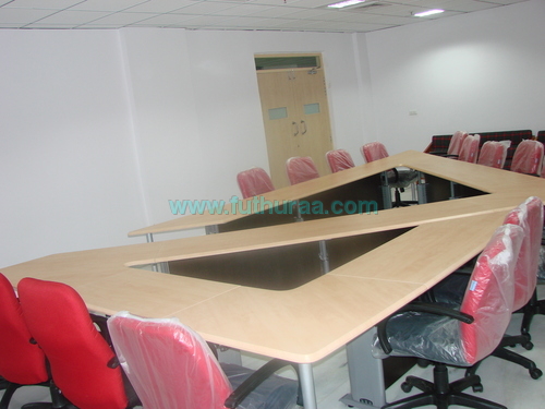 Zig Zag Type Meeting Table