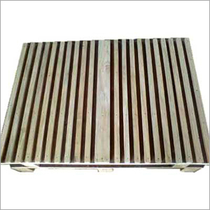 Industrial Wooden Pallets - Variable Dimensions, Eco-friendly Wood Material | Durable, Reliable, Heat & Water Resistant, 1000kg Weight Capacity