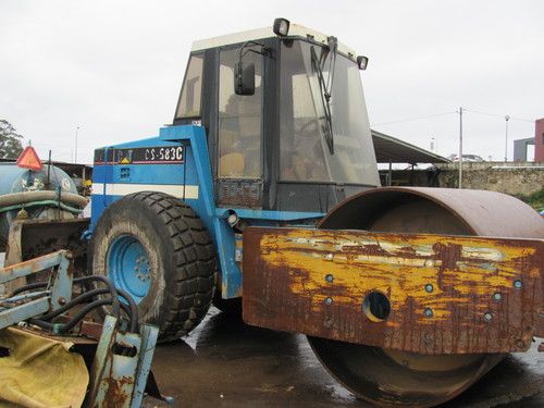 Caterpillar CS583C Drum Roller