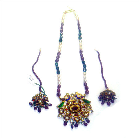 Kundan Fancy Pendant Sets