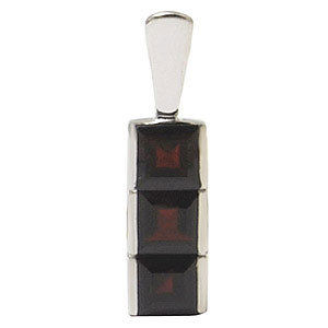 Garnet Silver Pendant Gender: Women