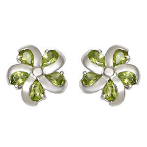 Flower Shaped Peridot Designer Silver Earring Gender: Women