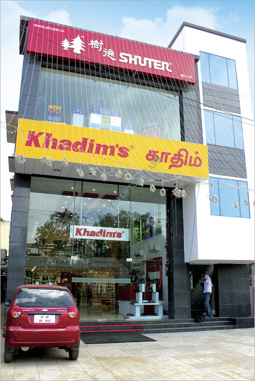 Manual Passenger Lift Installed