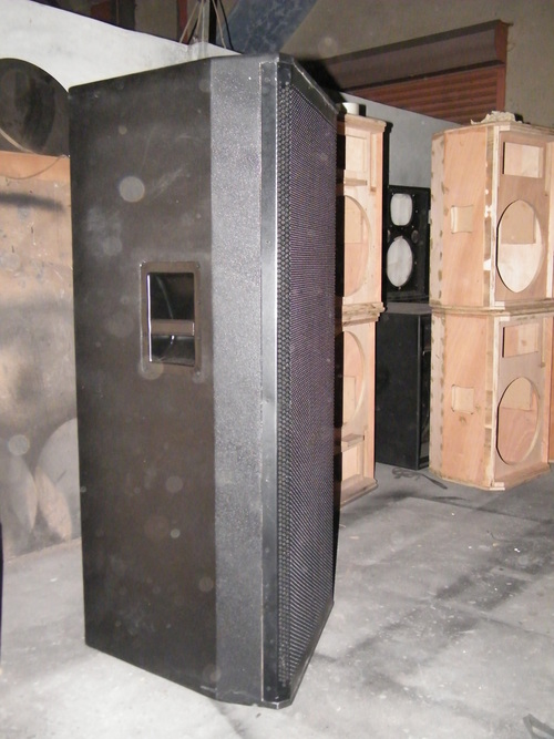 Dual 15 Inch Speakers