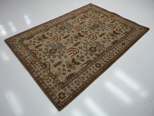 Knotted Carpets