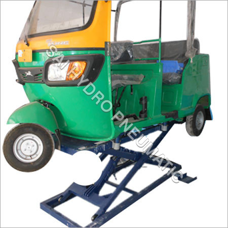 Three Wheeler Lift