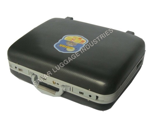 EXPORT QUALITY SUITCASE SECTION