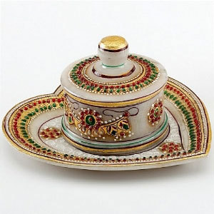 Marvel in Marble - Gold Embossed Heart shaped Tray with container - 74