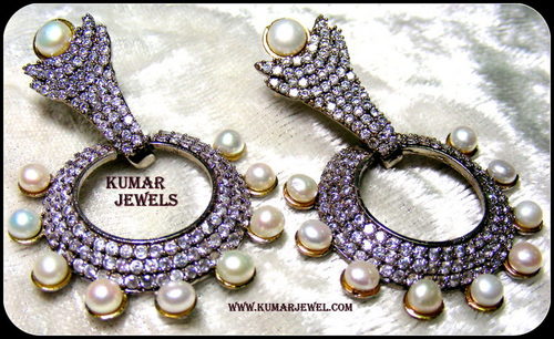 ZARCONS WITH PEARLS EARRINGS.