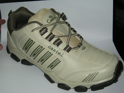 casual sports shoes