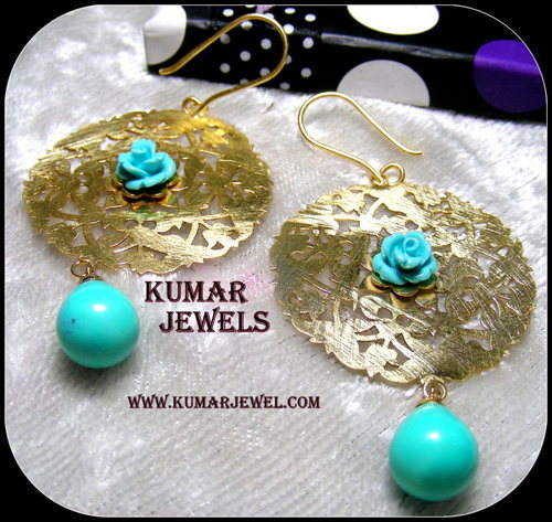 Handmade small flower earrings.