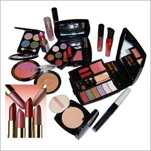 Cosmetic Products - Attributes: Smudge Proof