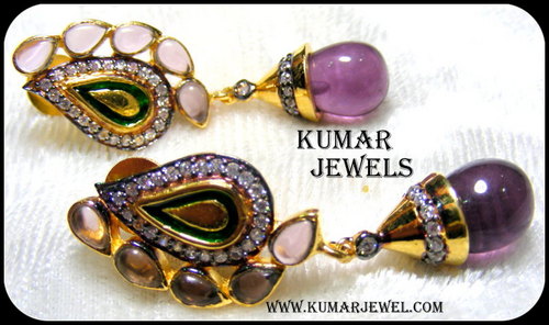 Artificial small earrings.