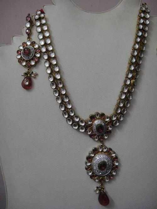 Kundan Necklace Set