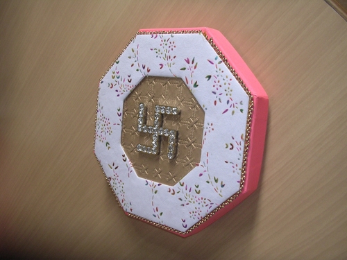 Round Shape Dry Fruit Box
