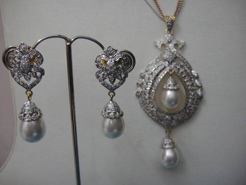 AD Pendant Set