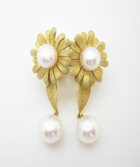 Pearl Earing