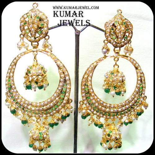 emreled &pearl long earrings.