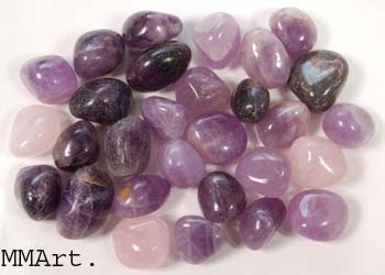 Amethyst Quarz crystal and crystalline quartz polished pebbles and gravels stone chips amethyst pebbles