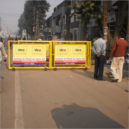 Barricades Advertisement Service