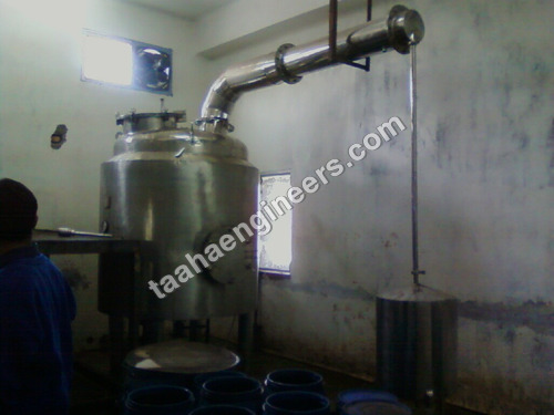 Distillation Plant By https://www.tradeindia.com/taaha-engineers-pvt-ltd-1581173/