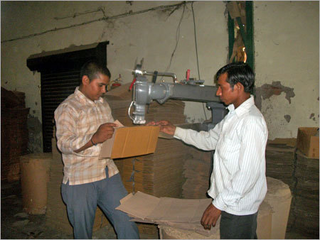 Corrugated Box Stitching Machine