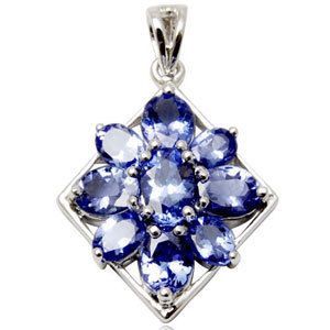 Natural Blue Sapphire Gold Pendant In Flower Box Shaped In White Gold Gender: Women's