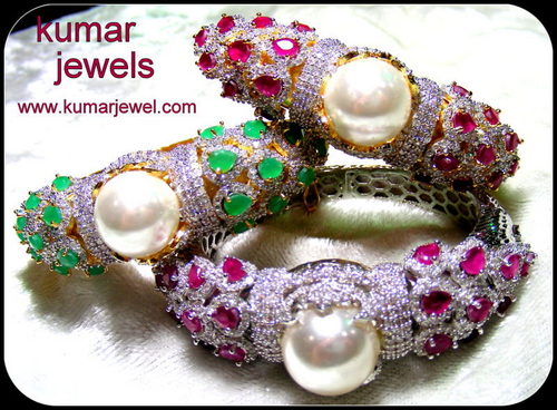 Fashion karas.
