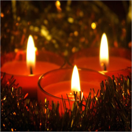 WS Christmas Candles - Wax, 7cm Diameter x 4cm Height, Red | Warm Ambiance, Holiday Spirit, Relaxing Christmas Spice Scent