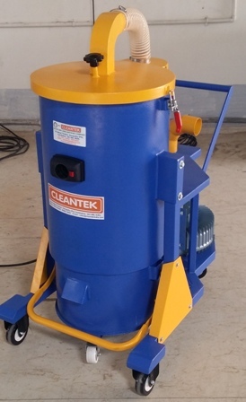 Three Phase Wet Vacuum Cleaner Capacity: 100 Kg/Day